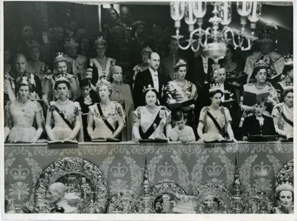 (The Queen Mother, 1900-2002, Queen of George VI)] — Sophie Dupré Autographs