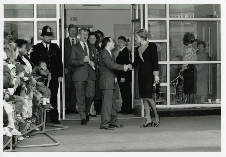 (Princess of Wales, 1961-1997, ex-wife of Prince Charles)] — Sophie Dupré Autographs