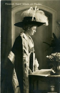 (Princess, 1887-1957, née Princess of Schleswig Holstein Sonderburg Glücksburg, wife, 1908-1920, of Prince August Wilhelm, 4th son of Kaiser Wilhelm II)] — Sophie Dupré Autographs