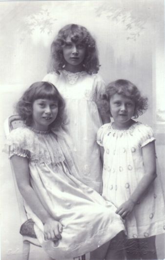 (Princess, 1910-1975, eldest daughter of Prince Harald of Denmark, 1876-1949, and granddaughter of Frederik VIII, wife, 1937, of Prince Christian of Schaumburg Lippe, 1898-1974) and her sisters CAROLINE MATHILDE (1912-1995, wife, 1937, of her first cousin Prince Knud, 1900-1976, younger brother of Frederik IX) and ALEXANDRINE LOUISE (1914-1962, wife, 1937, of Count Luitpold of Castell-Castell, 1904-1941)] — Sophie Dupré Autographs