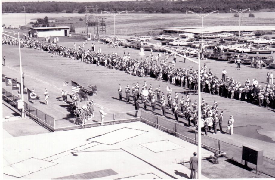 [ELIZABETH II image 2