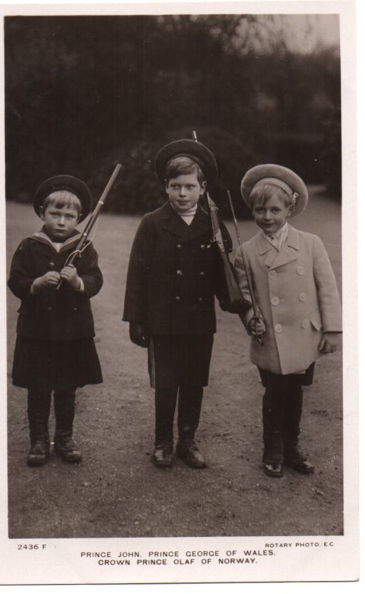 (Prince, 1905-1919, Youngest Son of George V), his brother Prince GEORGE (1902-1942, Duke of Kent) and his cousin OLAV V (1903-1991, from 1957 King of Norway)] — Sophie Dupré Autographs