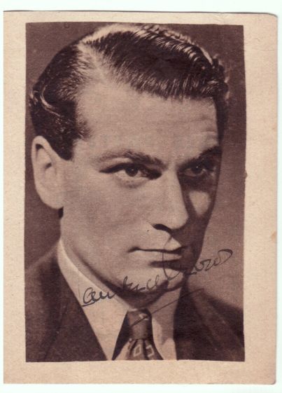 (Laurence, Lord, 1907-1989, Actor & Director) — Sophie Dupré Autographs