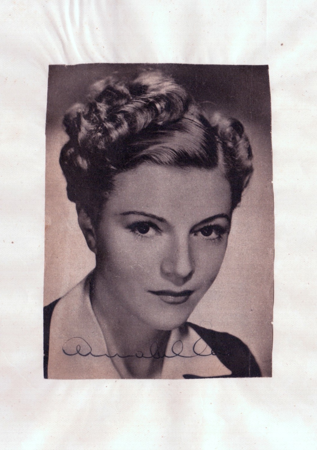 (1907-1996, French Film Actress, wife, 1939, of Tyrone Power) — Sophie Dupré Autographs