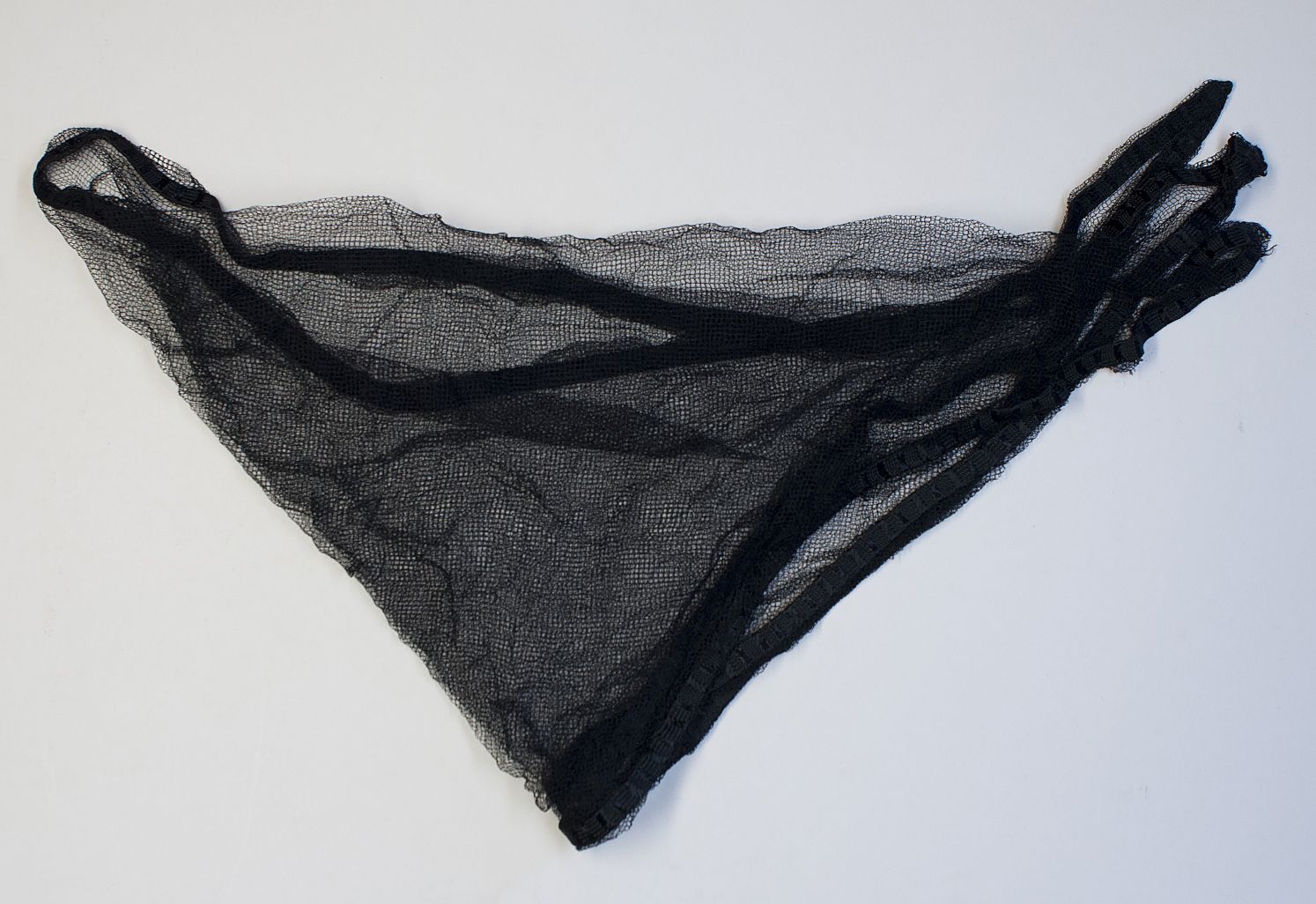 MOURNING HEAD SCARF image 2