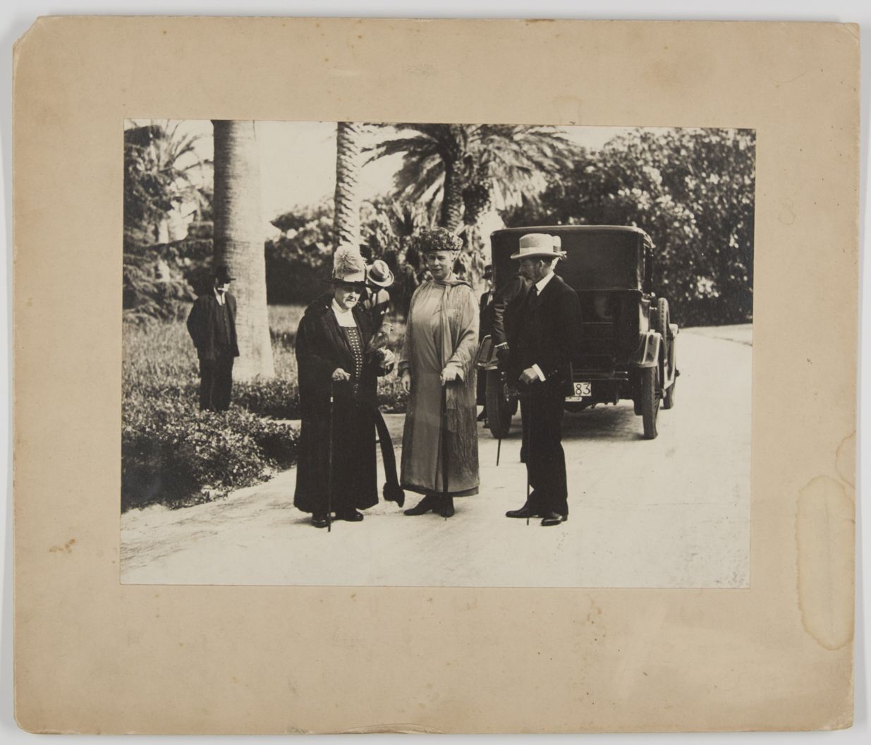 (1865-1936, King of Great Britain) & MARY (of Teck, 1867-1953, his Queen)] — Sophie Dupré Autographs