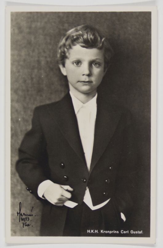 (b. 1946, King of Sweden from 1973) — Sophie Dupré Autographs
