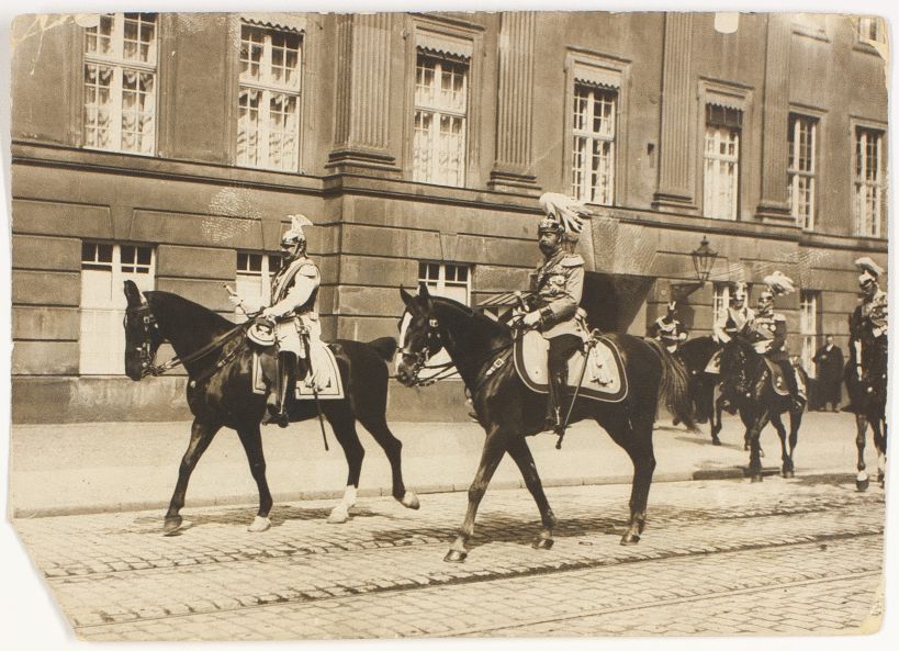 (1865-1936, King of Great Britain), and his cousin WILHELM II (1859-1941, Emperor of Germany)] — Sophie Dupré Autographs