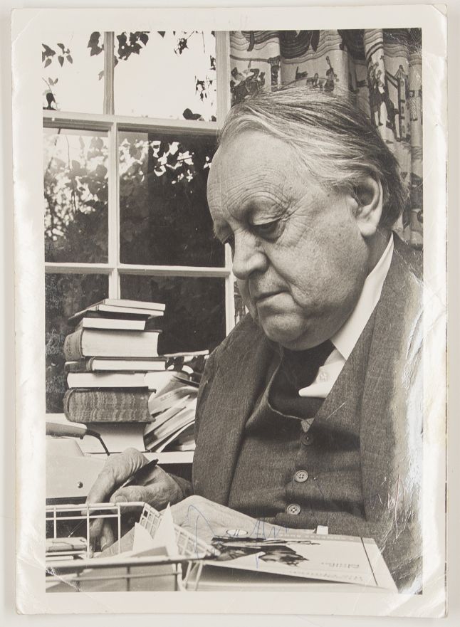 (Douglas, 1897-1978, Editor of The Tablet, 1936-1967) — Sophie Dupré Autographs